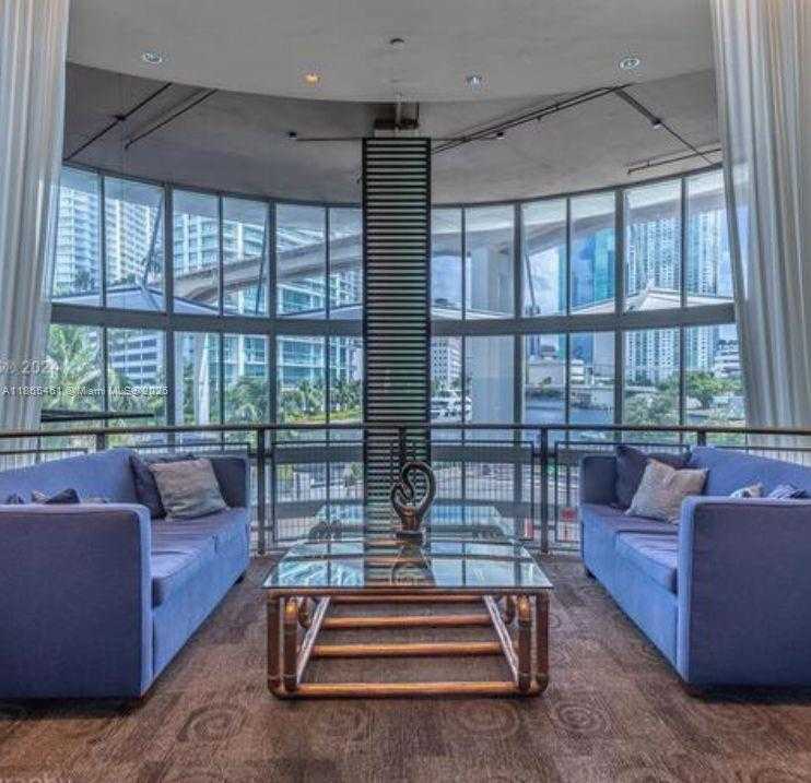 Small Image of 690 SOUTH WEST 1ST CT #1025, Miami Number 25