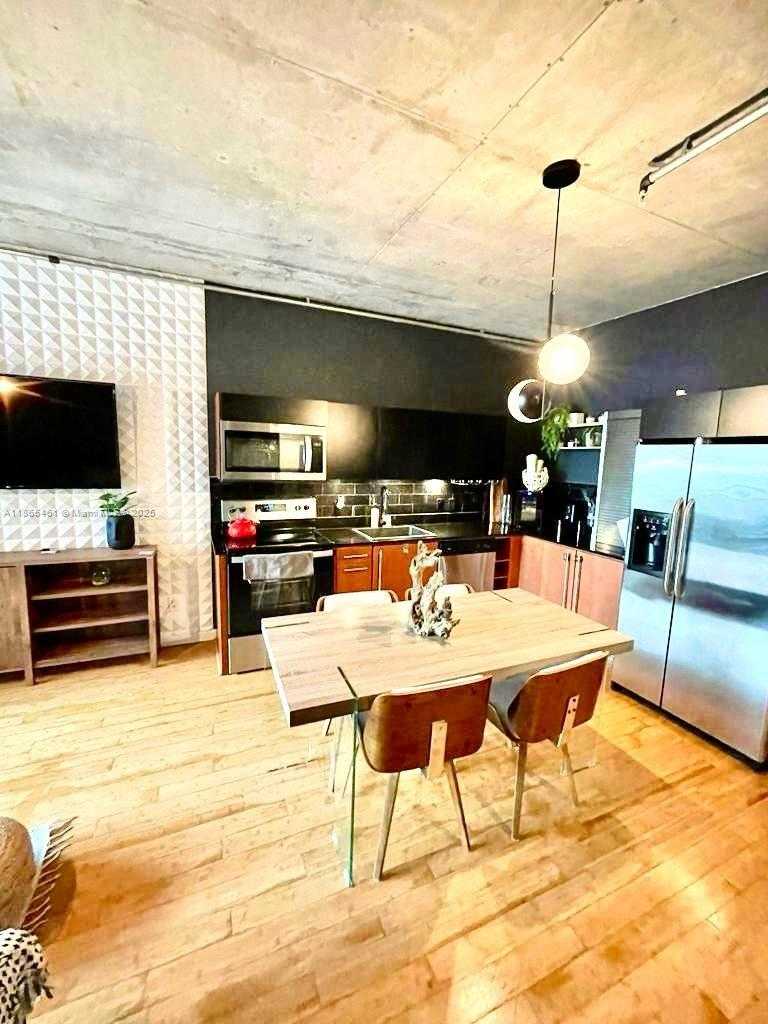 Small Image of 690 SOUTH WEST 1ST CT #1025, Miami Number 7