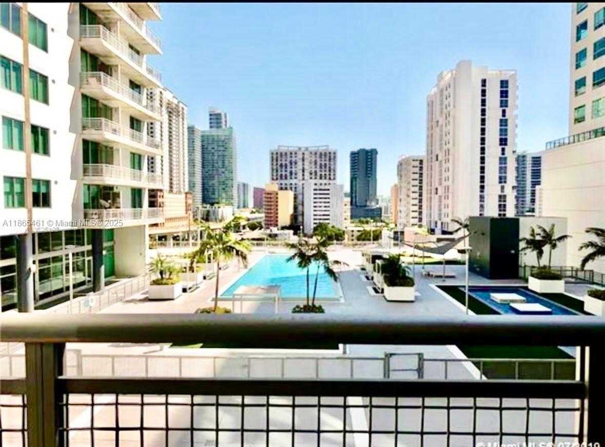 Small Image of 690 SOUTH WEST 1ST CT #1025, Miami Number 9