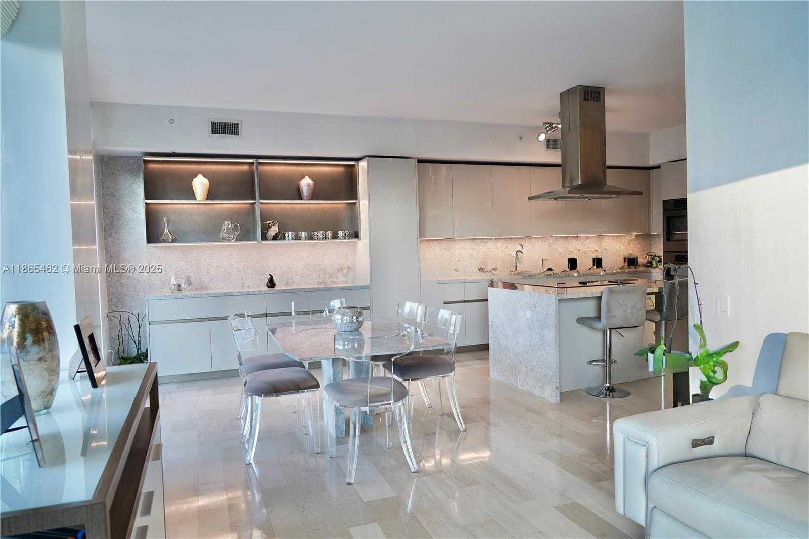 Small Image of 1300 BRICKELL BAY DR #3701, Miami Number 11