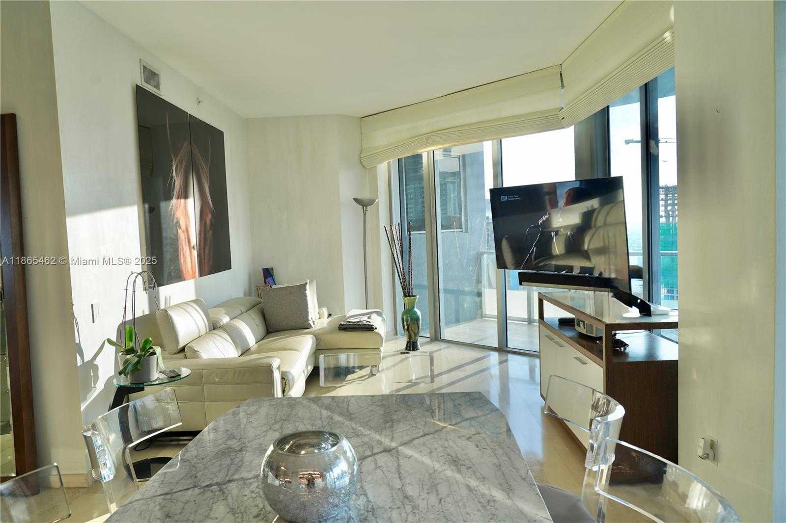 Small Image of 1300 BRICKELL BAY DR #3701, Miami Number 12