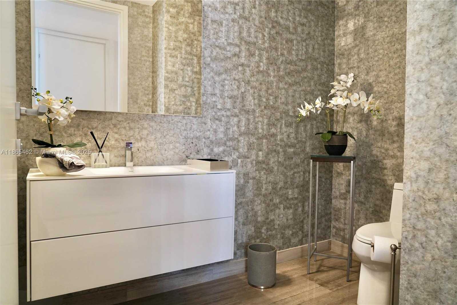 Small Image of 1300 BRICKELL BAY DR #3701, Miami Number 13