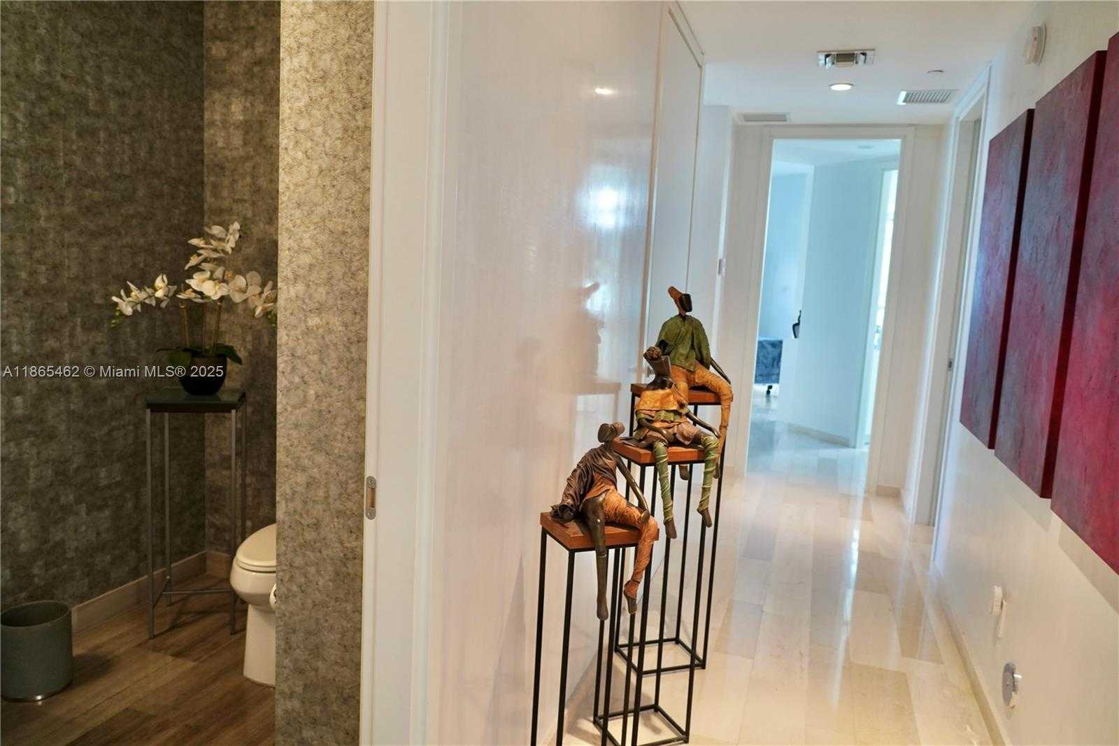 Small Image of 1300 BRICKELL BAY DR #3701, Miami Number 15