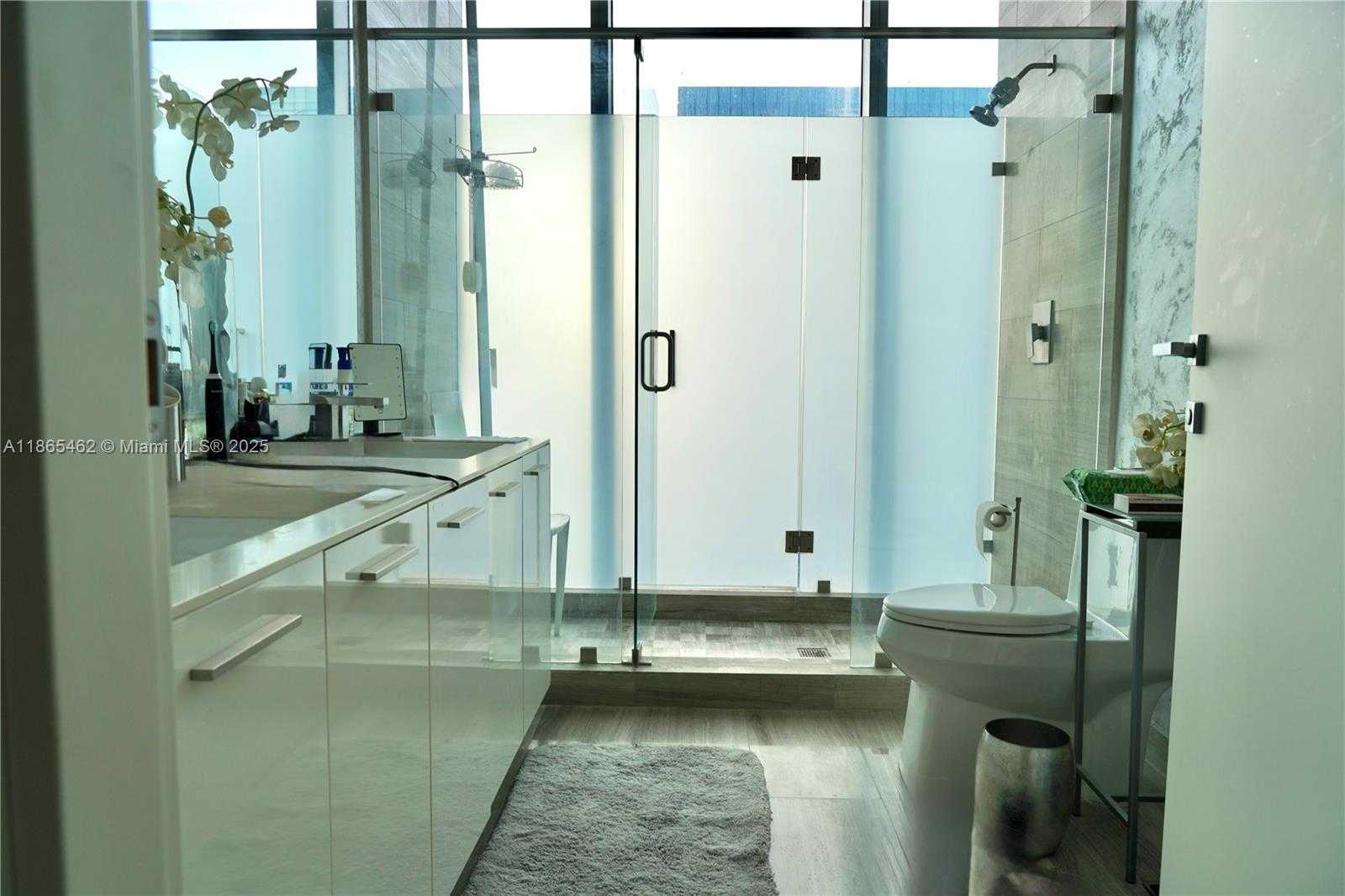 Small Image of 1300 BRICKELL BAY DR #3701, Miami Number 16