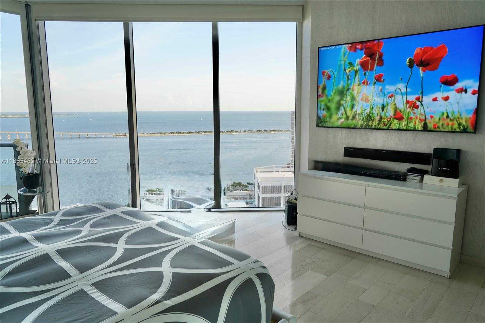 Small Image of 1300 BRICKELL BAY DR #3701, Miami Number 19