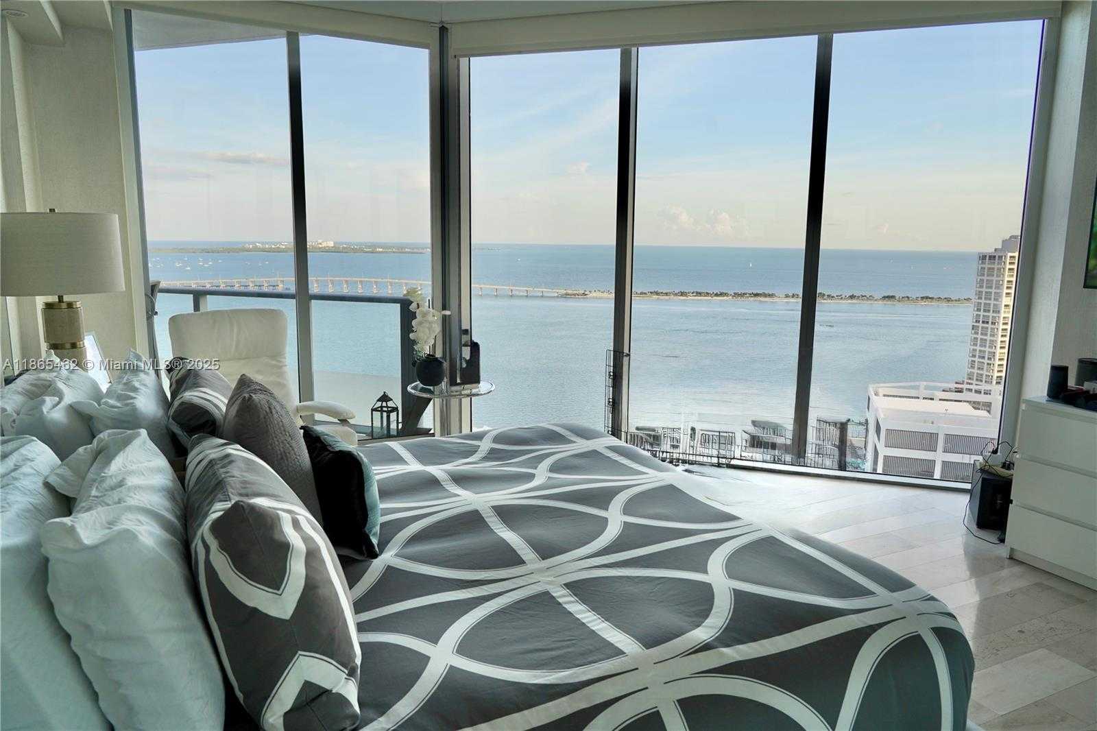Small Image of 1300 BRICKELL BAY DR #3701, Miami Number 20