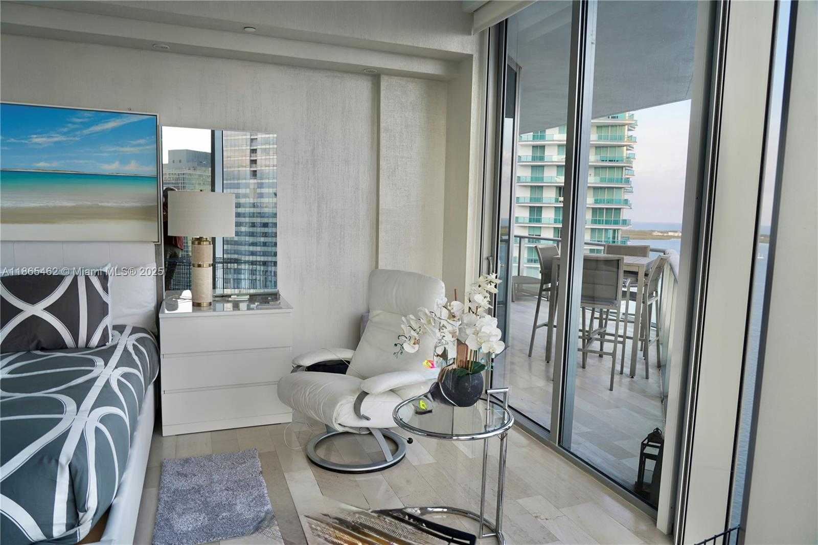 Small Image of 1300 BRICKELL BAY DR #3701, Miami Number 22