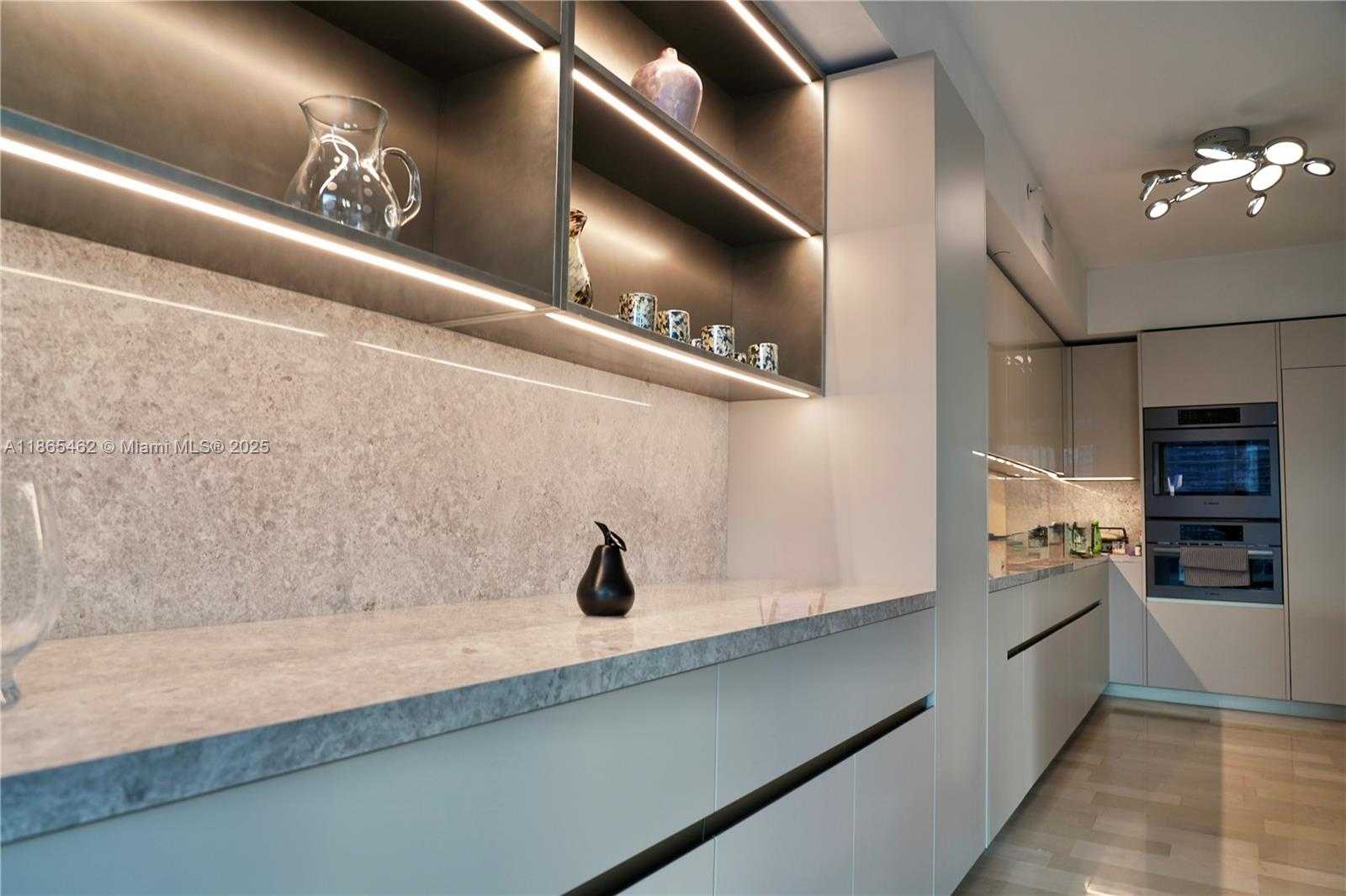 Small Image of 1300 BRICKELL BAY DR #3701, Miami Number 26