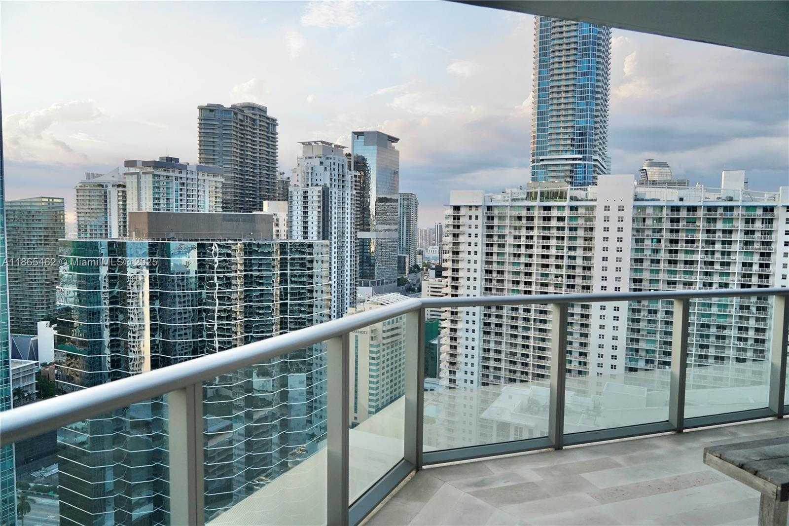 Small Image of 1300 BRICKELL BAY DR #3701, Miami Number 29