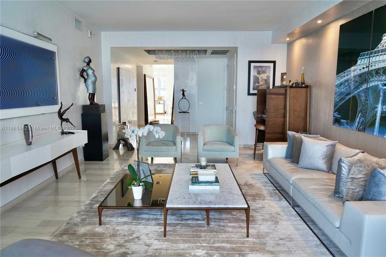 Small Image of 1300 BRICKELL BAY DR #3701, Miami Number 4
