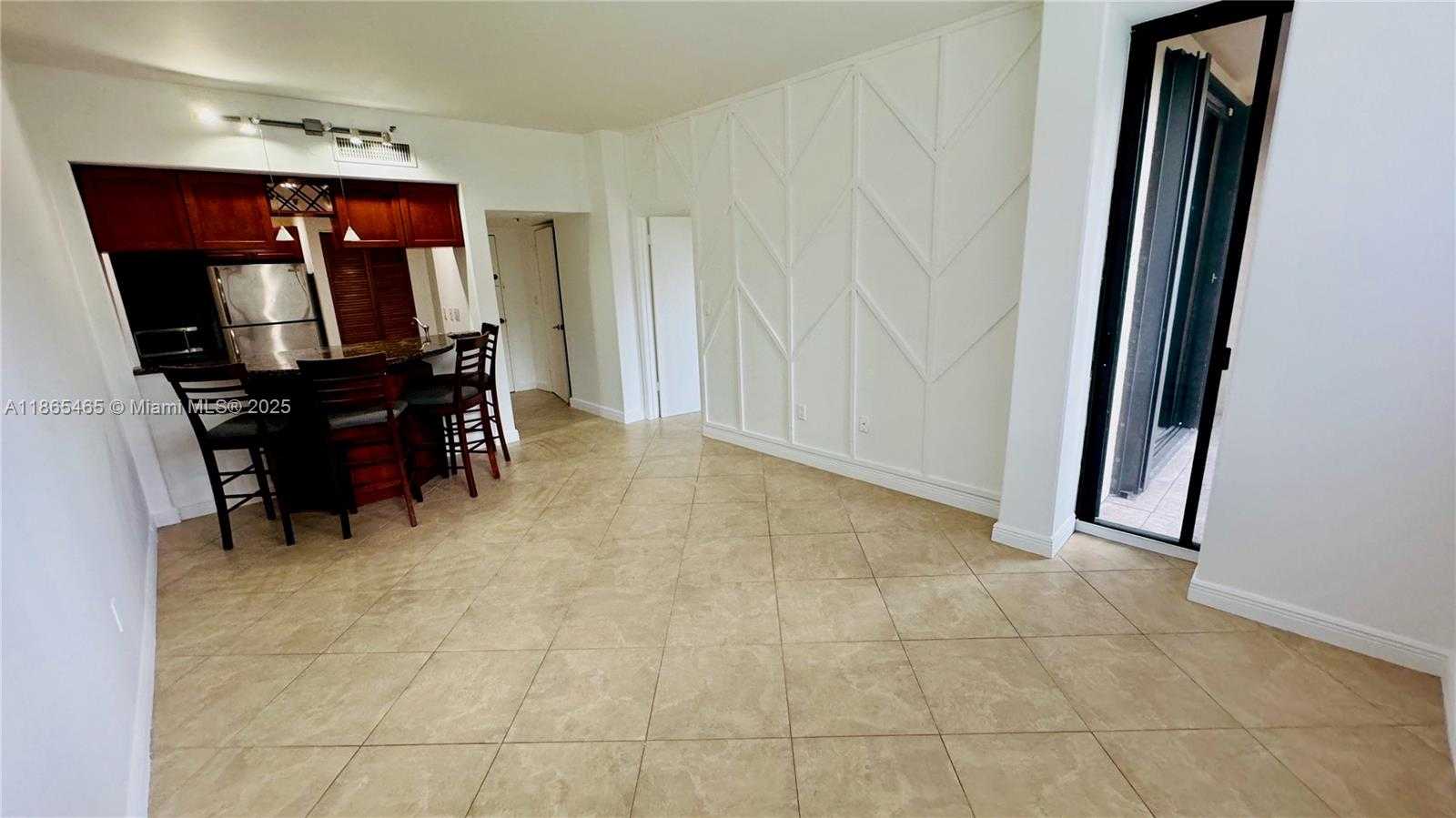 Small Image of 540 BRICKELL KEY DR #300, Miami Number 2