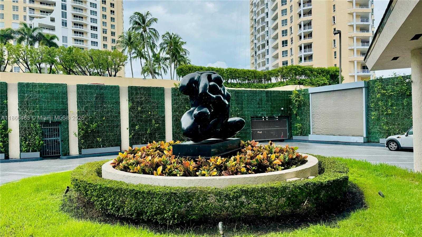 Small Image of 540 BRICKELL KEY DR #300, Miami Number 25