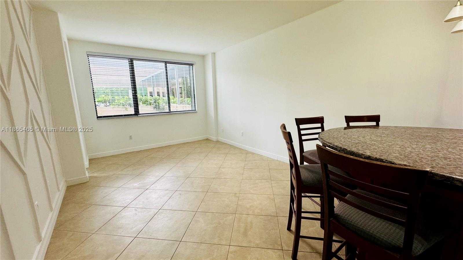 Small Image of 540 BRICKELL KEY DR #300, Miami Number 3