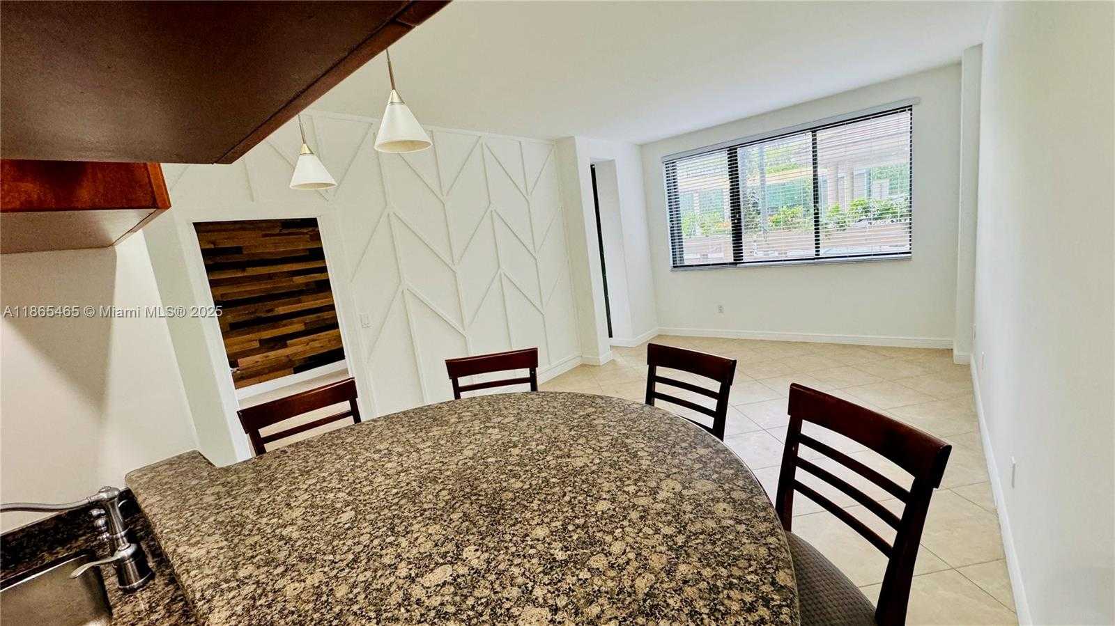 Small Image of 540 BRICKELL KEY DR #300, Miami Number 4