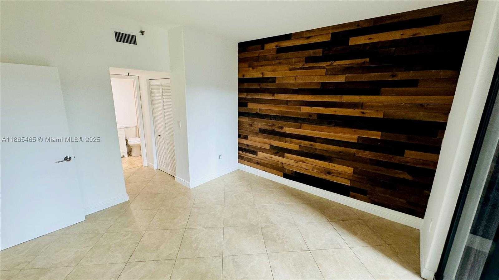 Small Image of 540 BRICKELL KEY DR #300, Miami Number 8
