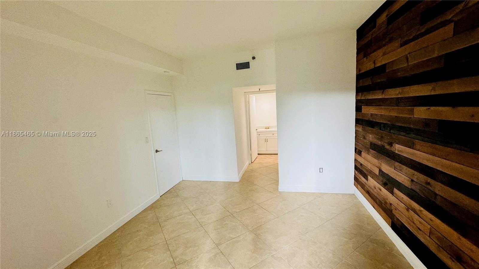 Small Image of 540 BRICKELL KEY DR #300, Miami Number 9