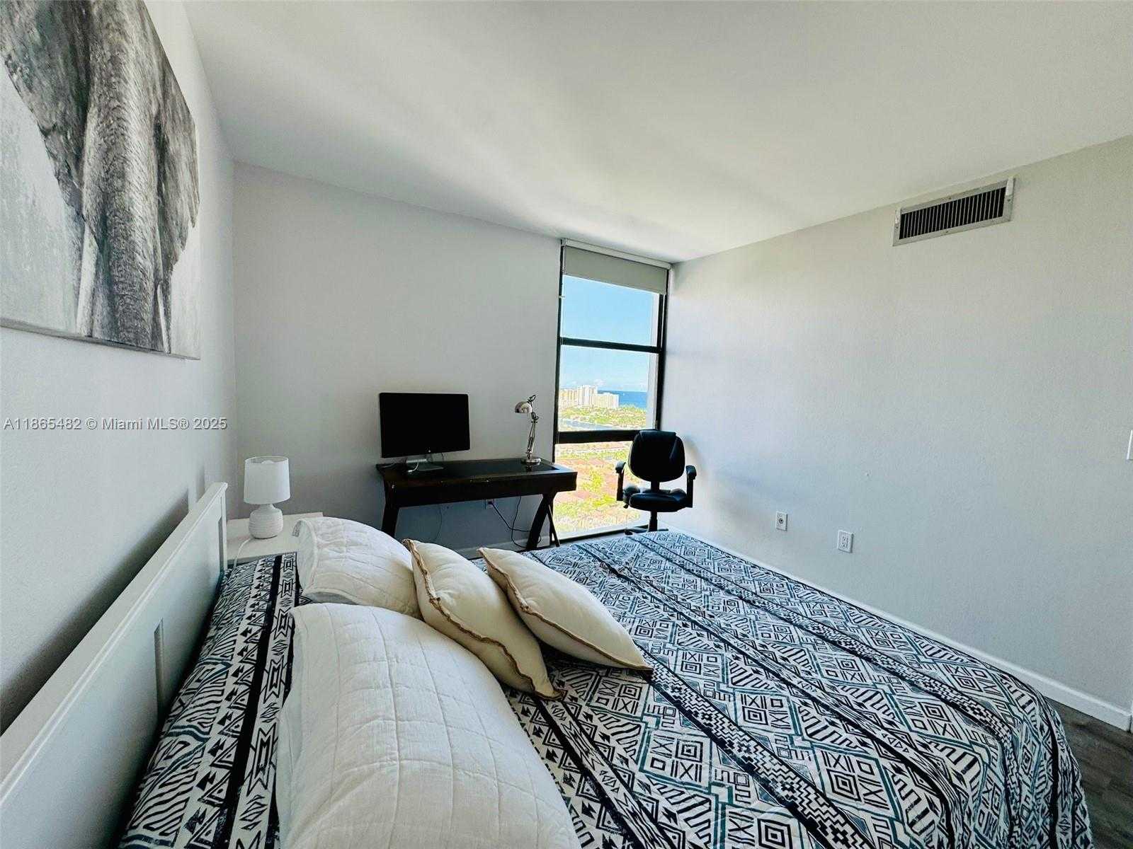 Small Image of 3675 NORTH COUNTRY CLUB DR #2603, Aventura Number 14