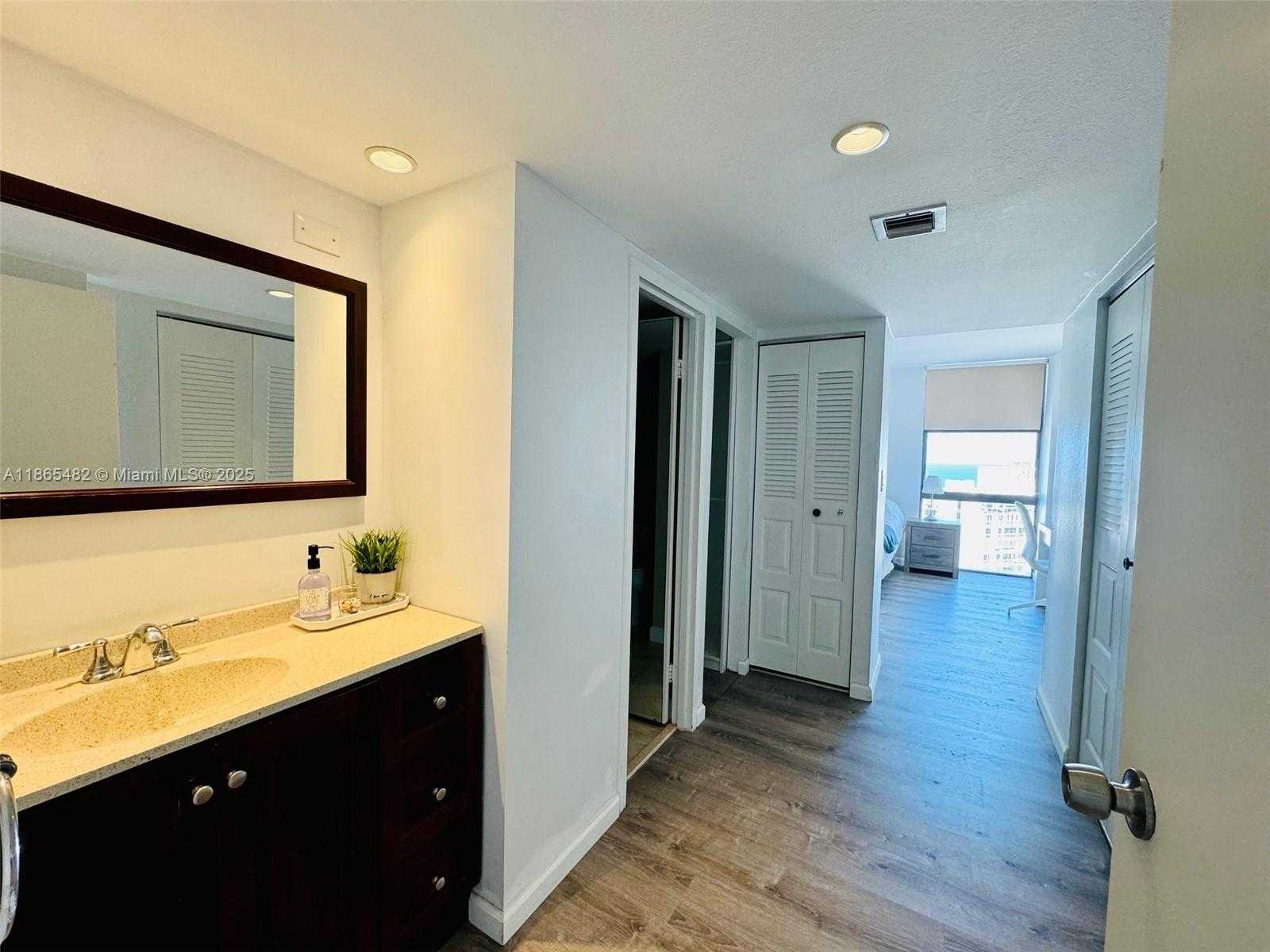 Small Image of 3675 NORTH COUNTRY CLUB DR #2603, Aventura Number 18