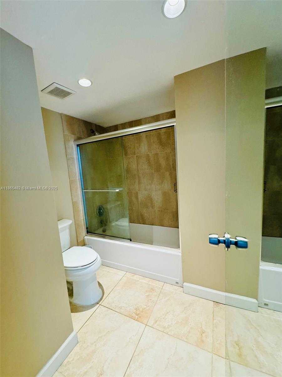 Small Image of 3675 NORTH COUNTRY CLUB DR #2603, Aventura Number 20