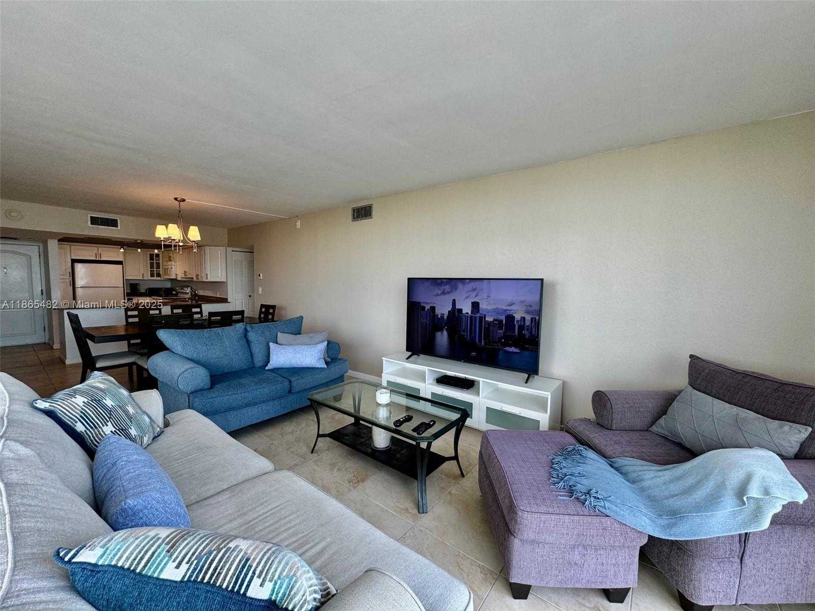 Small Image of 3675 NORTH COUNTRY CLUB DR #2603, Aventura Number 4