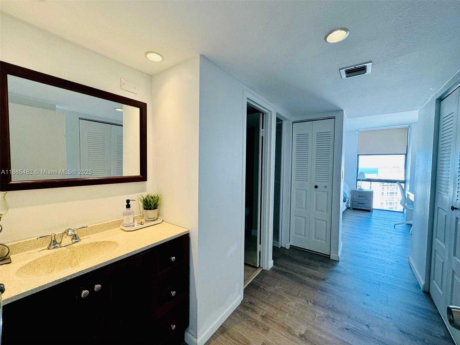 Small Image of 3675 NORTH COUNTRY CLUB DR #2603, Aventura Number 58