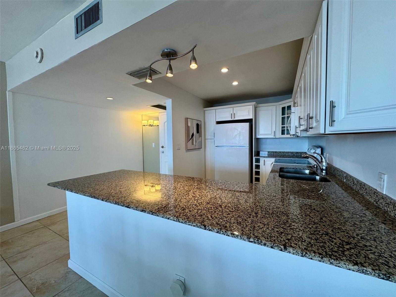 Small Image of 3675 NORTH COUNTRY CLUB DR #2603, Aventura Number 61
