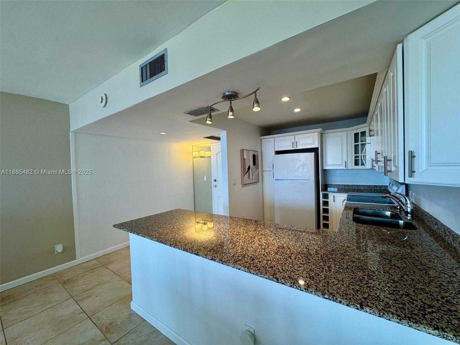 Small Image of 3675 NORTH COUNTRY CLUB DR #2603, Aventura Number 63