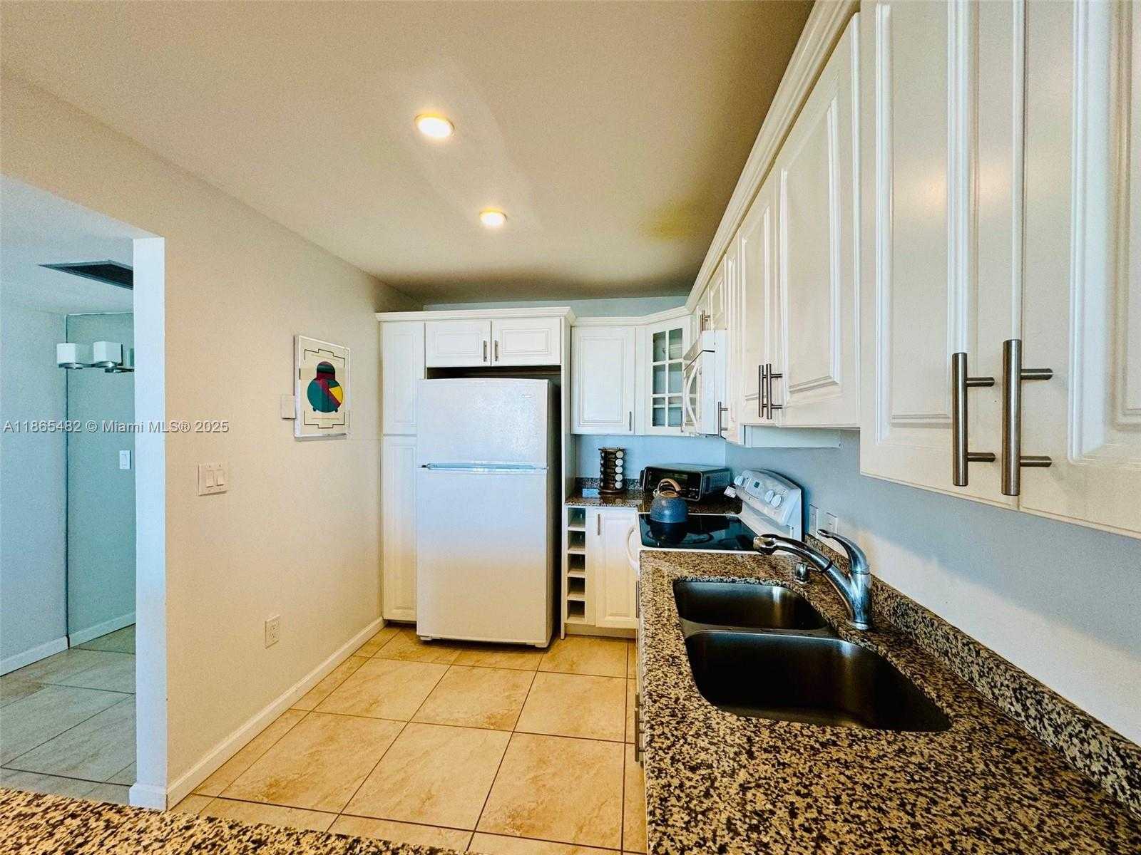 Small Image of 3675 NORTH COUNTRY CLUB DR #2603, Aventura Number 8