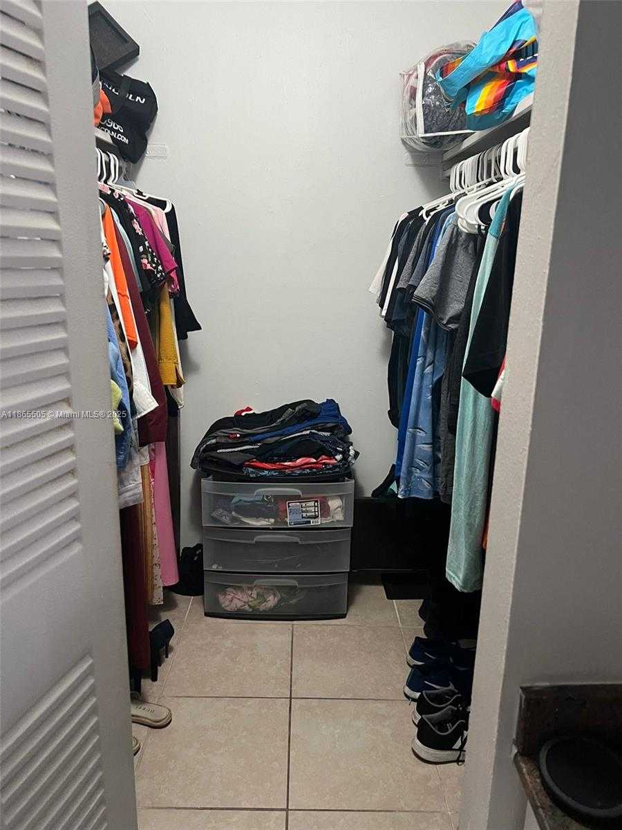 Small Image of 18111 NORTH WEST 68TH AVE #F202, Hialeah Number 7
