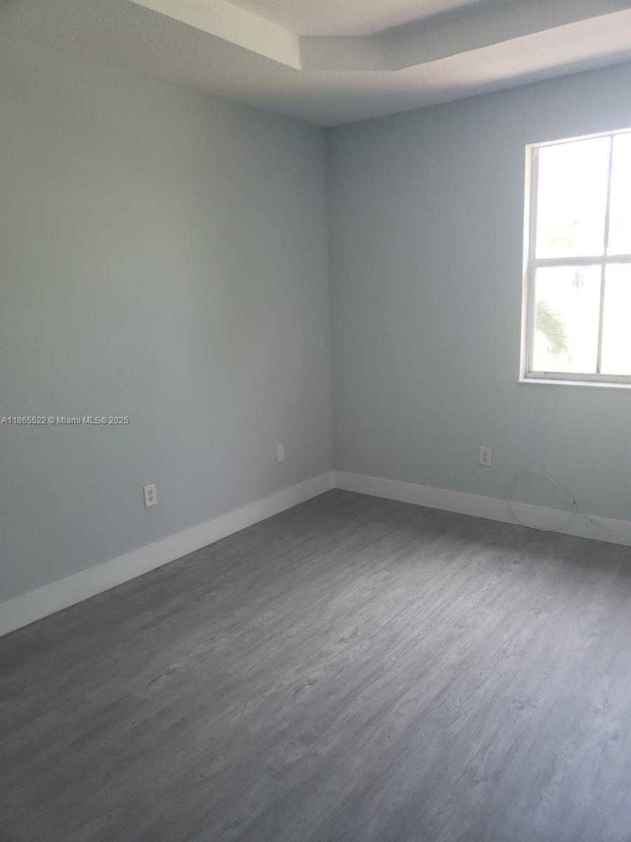 Small Image of 8478 SOUTH WEST 166TH PL, Miami Number 15