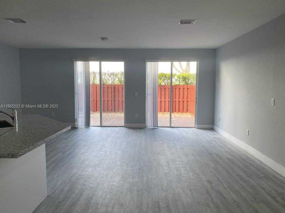 Small Image of 8478 SOUTH WEST 166TH PL, Miami Number 2