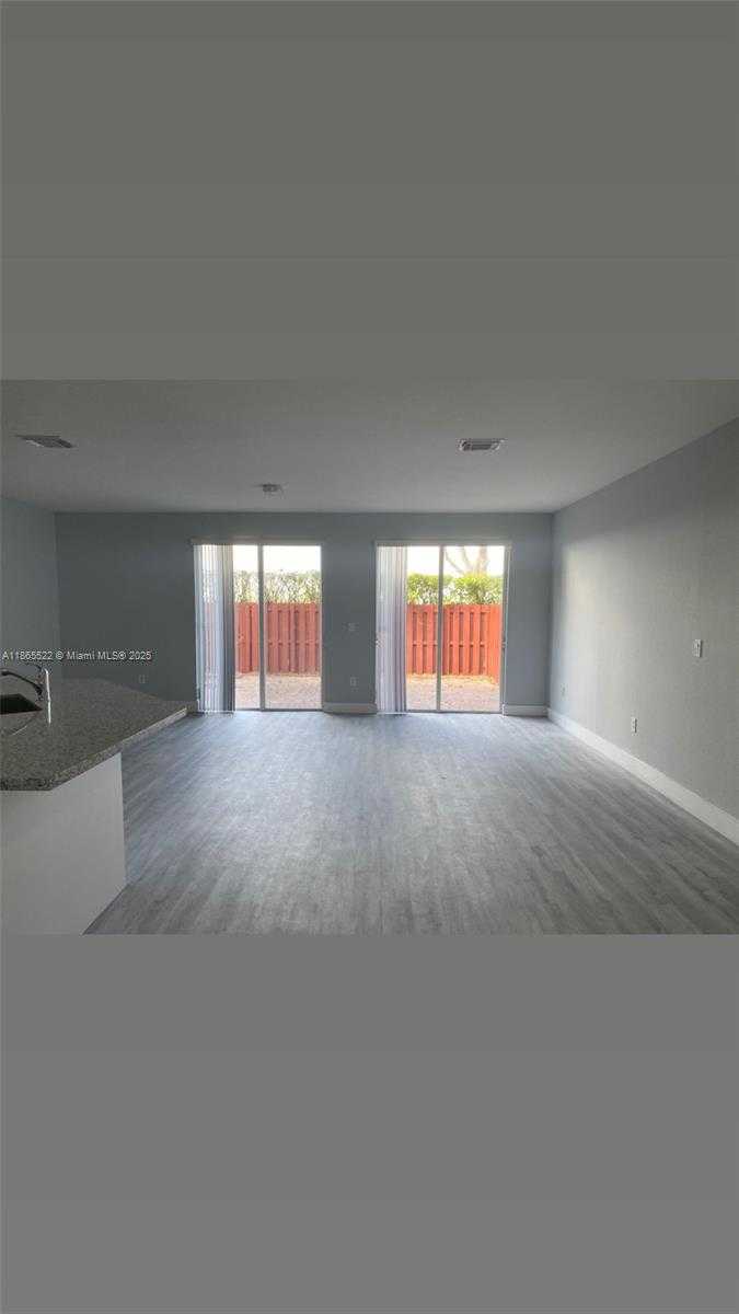 Small Image of 8478 SOUTH WEST 166TH PL, Miami Number 4
