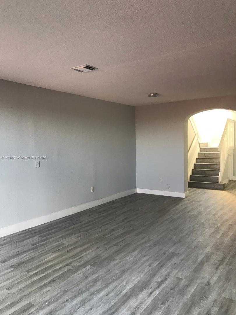 Small Image of 8478 SOUTH WEST 166TH PL, Miami Number 6