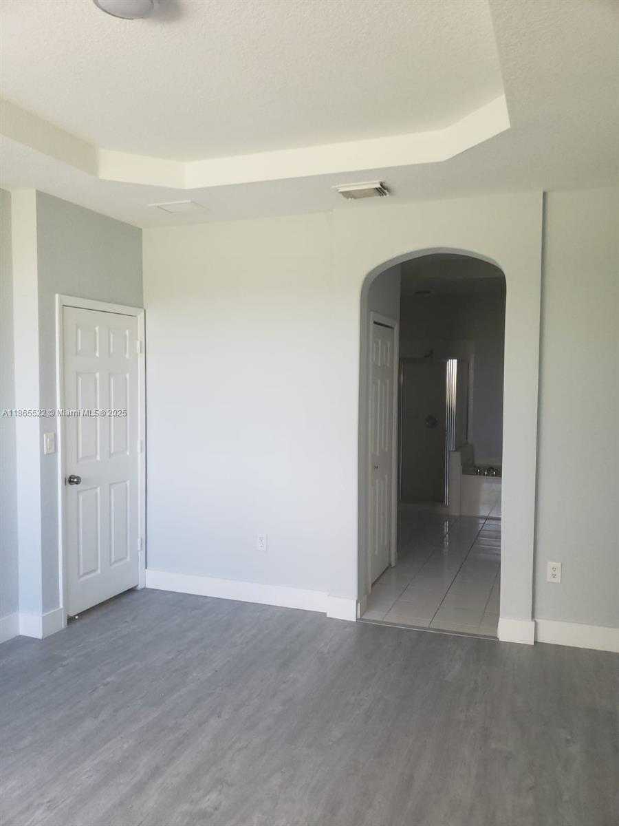 Small Image of 8478 SOUTH WEST 166TH PL, Miami Number 7