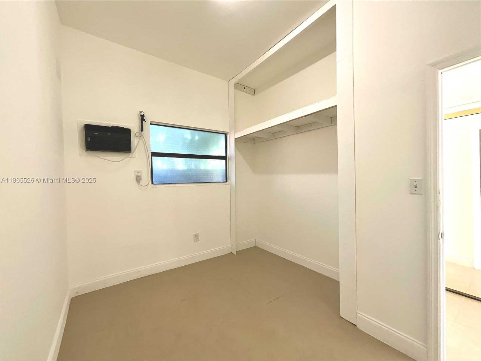 Small Image of 2516 CLEVELAND ST #B, Hollywood Number 10