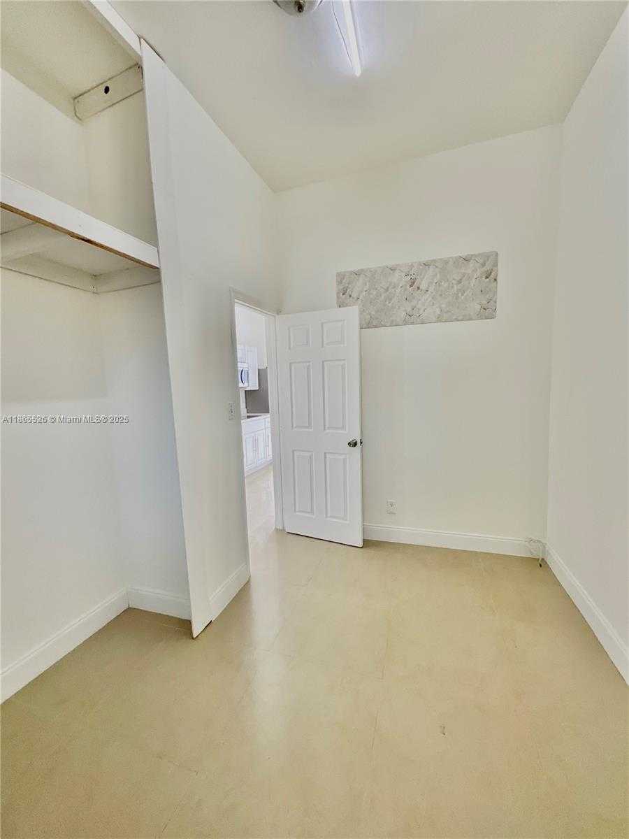 Small Image of 2516 CLEVELAND ST #B, Hollywood Number 12