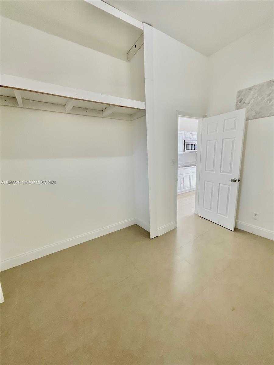 Small Image of 2516 CLEVELAND ST #B, Hollywood Number 13