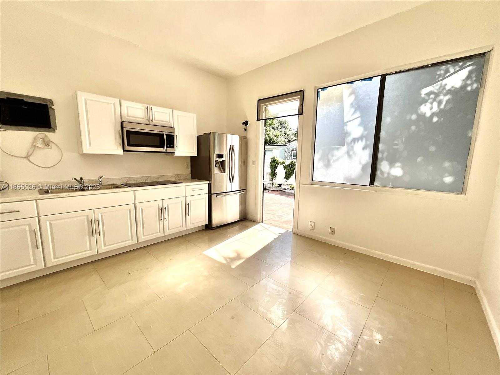 Small Image of 2516 CLEVELAND ST #B, Hollywood Number 15