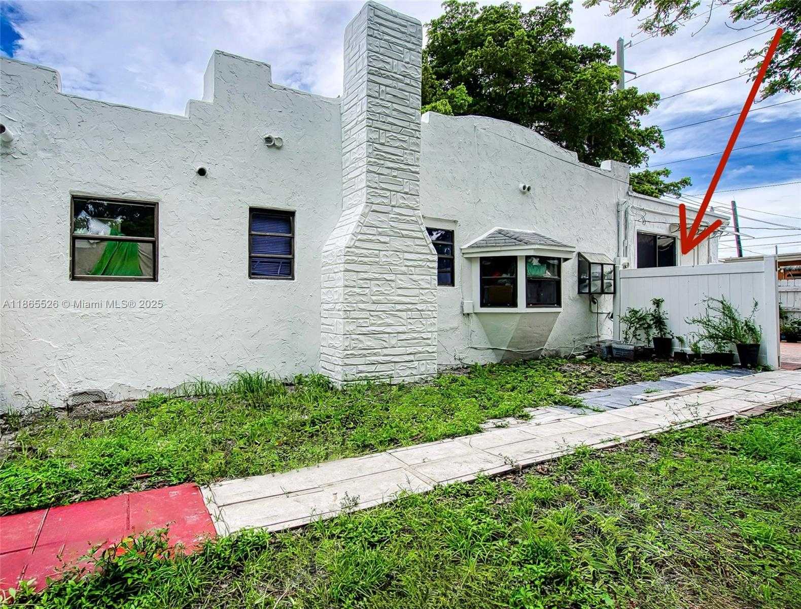 Small Image of 2516 CLEVELAND ST #B, Hollywood Number 18