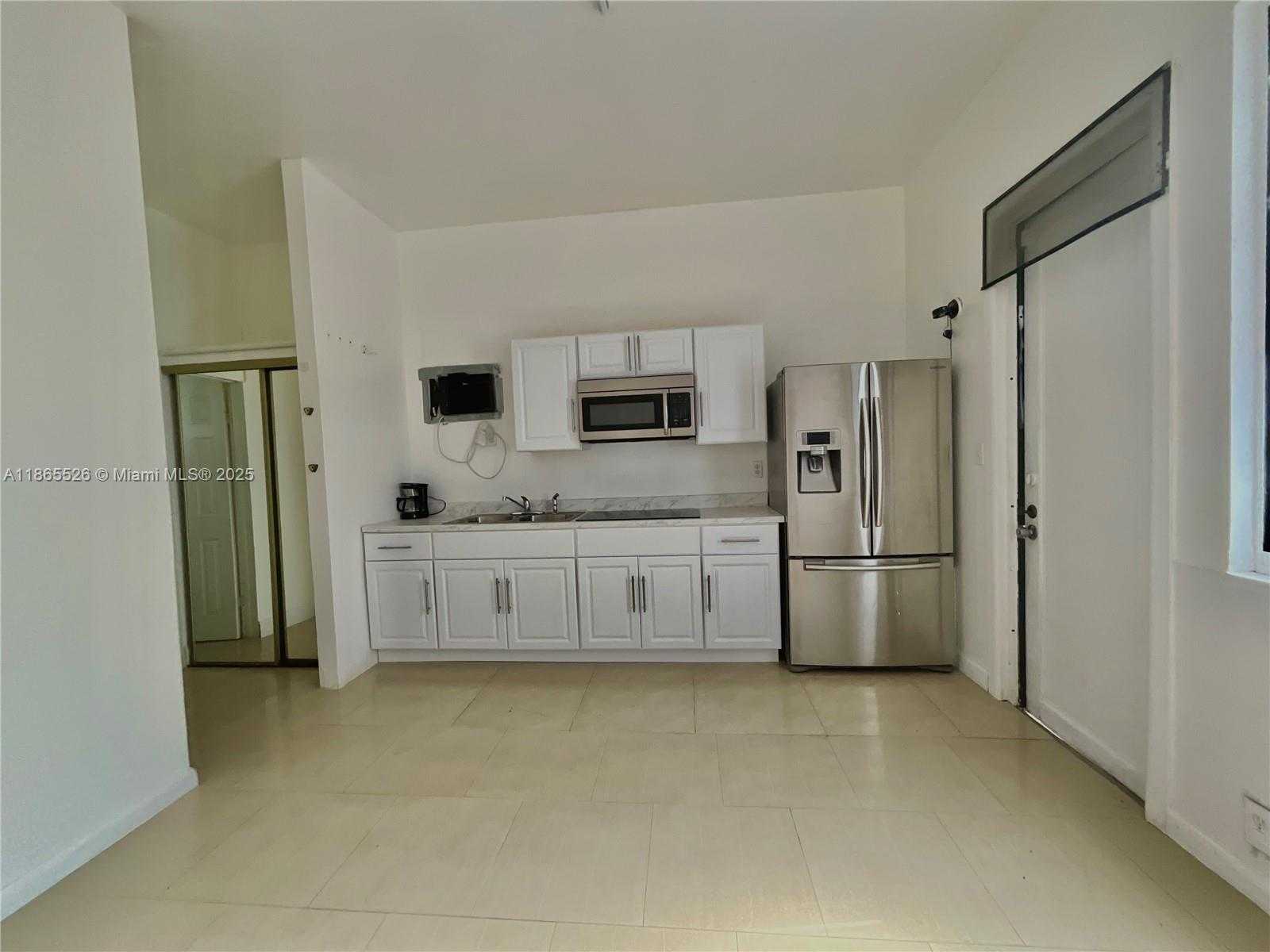 Small Image of 2516 CLEVELAND ST #B, Hollywood Number 21