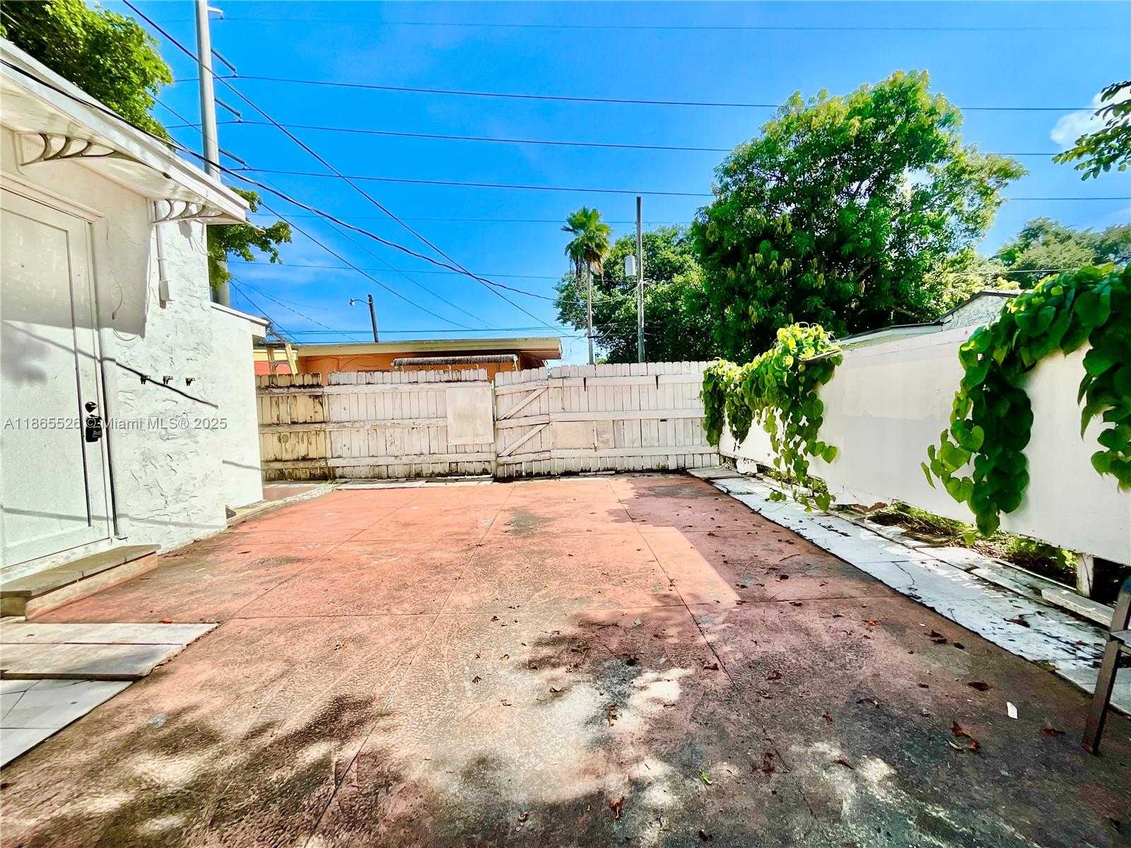 Small Image of 2516 CLEVELAND ST #B, Hollywood Number 26