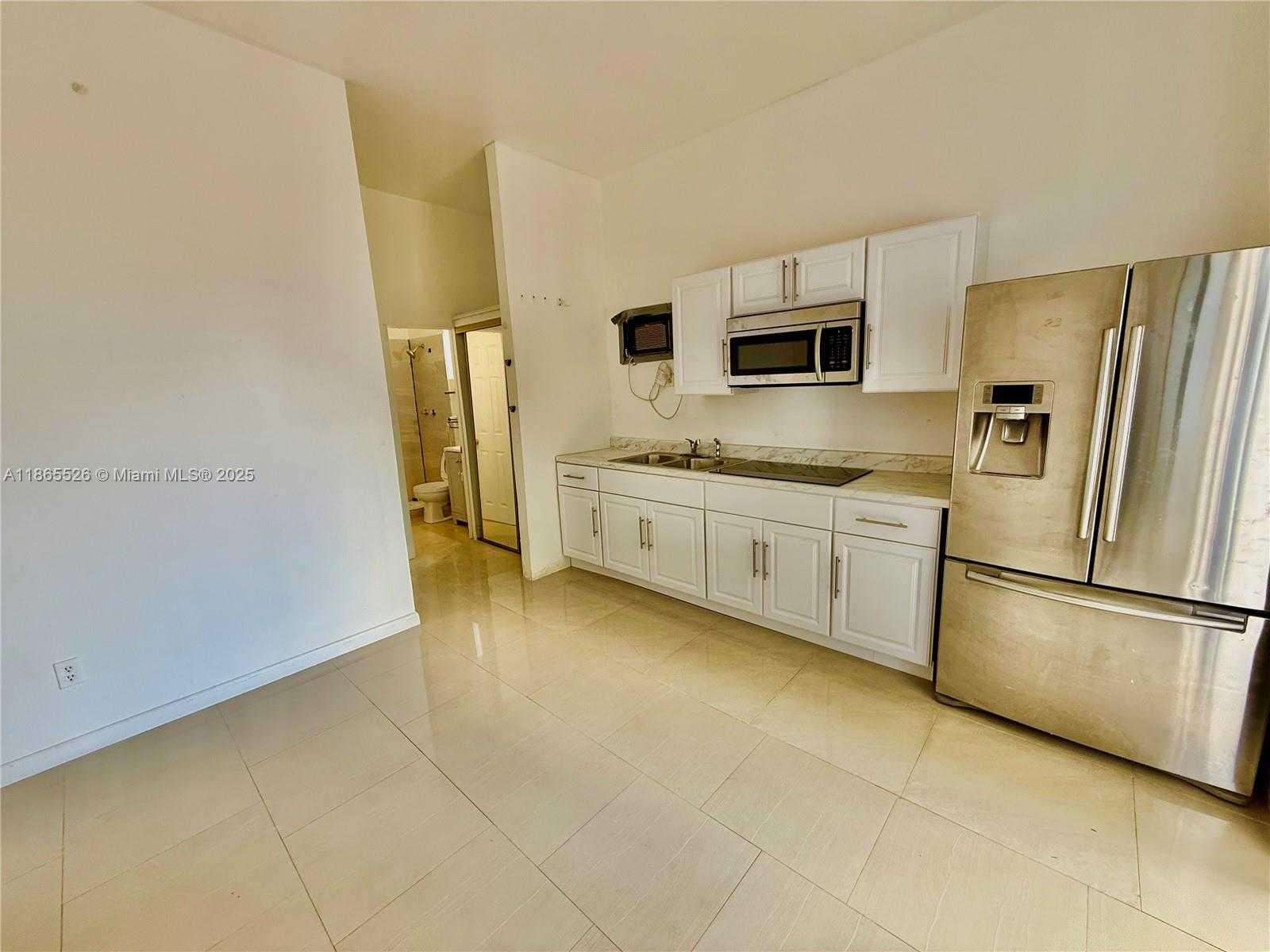 Small Image of 2516 CLEVELAND ST #B, Hollywood Number 4