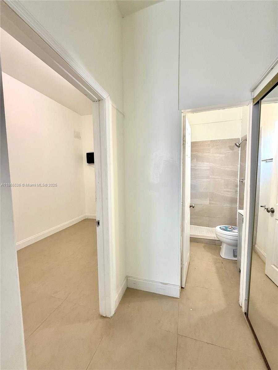 Small Image of 2516 CLEVELAND ST #B, Hollywood Number 5