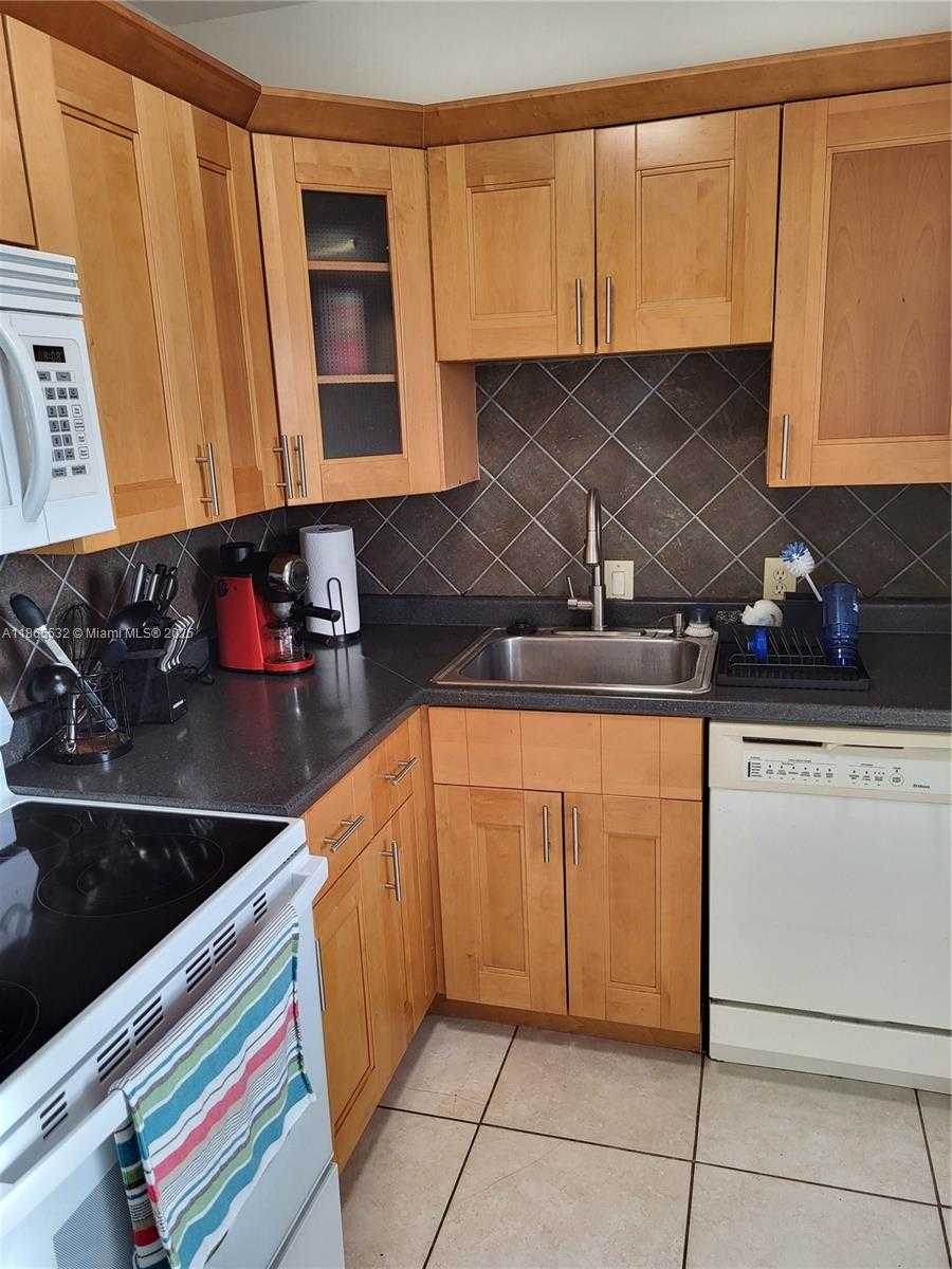 Small Image of 3475 NORTH COUNTRY CLUB DR #817, Aventura Number 11