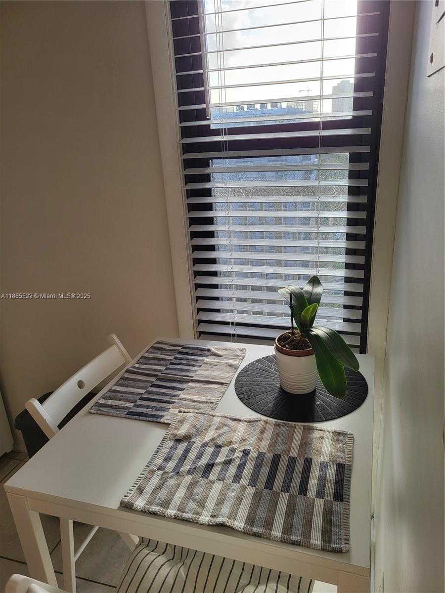 Small Image of 3475 NORTH COUNTRY CLUB DR #817, Aventura Number 15