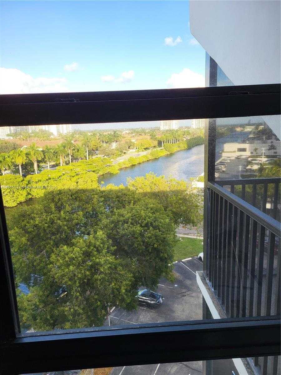 Small Image of 3475 NORTH COUNTRY CLUB DR #817, Aventura Number 17
