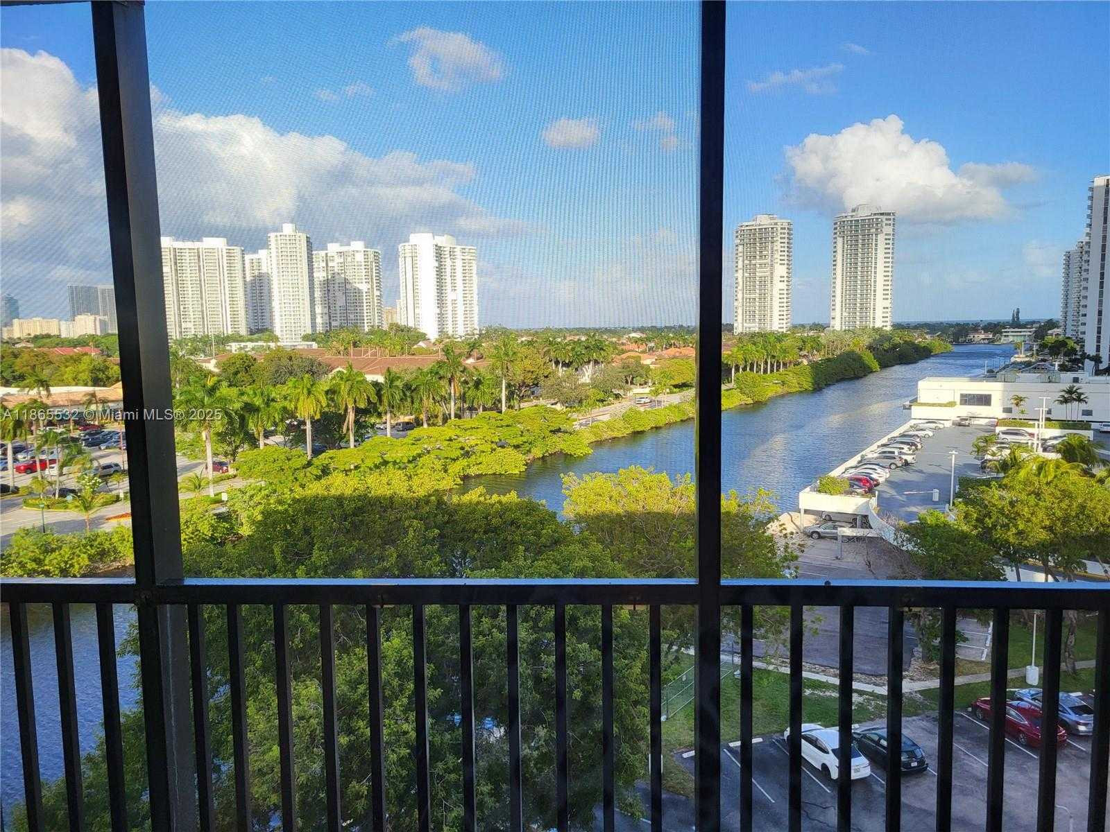 Small Image of 3475 NORTH COUNTRY CLUB DR #817, Aventura Number 3