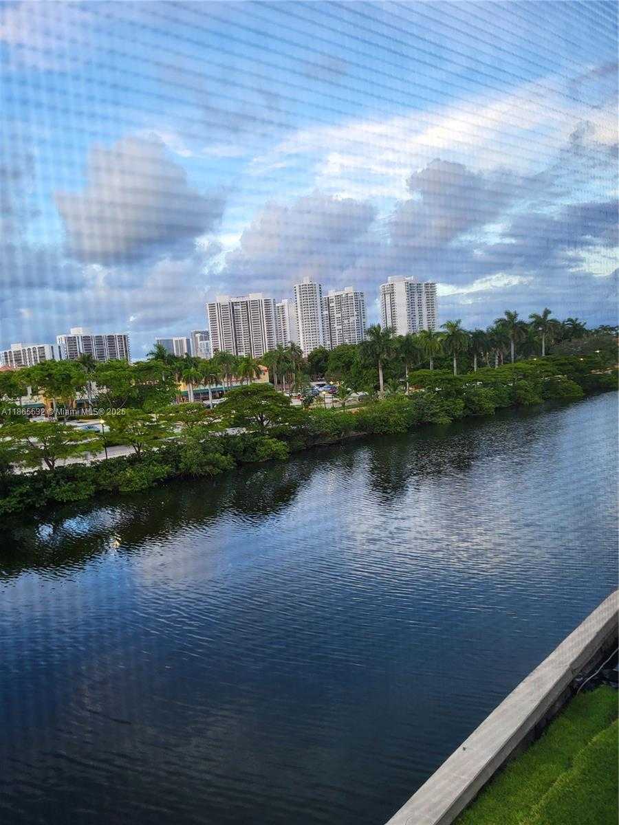 Small Image of 3475 NORTH COUNTRY CLUB DR #817, Aventura Number 5