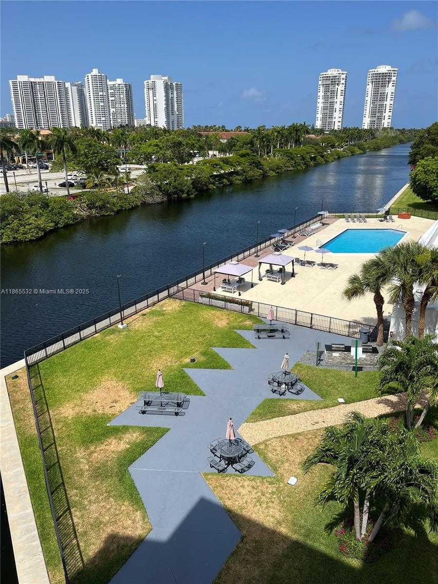 Small Image of 3475 NORTH COUNTRY CLUB DR #817, Aventura Number 6