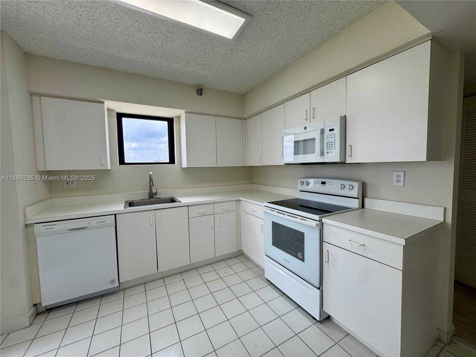 Small Image of 3300 NORTH EAST 191ST ST #1106, Aventura Number 5